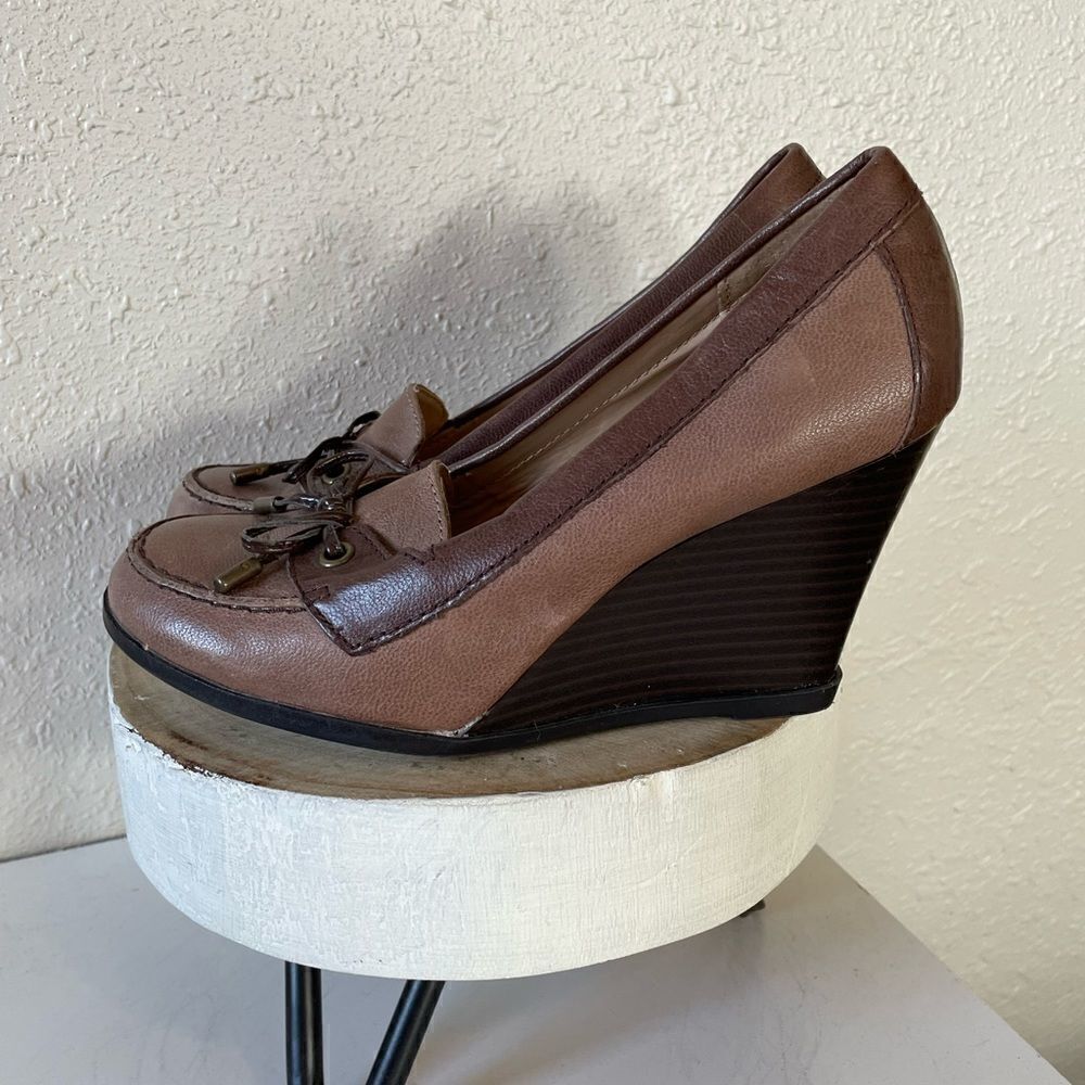 Liz & Co Leather Wedge Heels Size 7M EUC